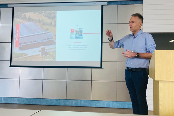 Boda Group သည် အမျိုးမျိုးသော Skills များကို လေ့ကျင့်ရန် စနေနေ့တိုင်း စနေနေ့အဖြစ် အသုံးပြုပါသည်။